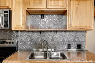 940 Monroe Ave NW, Grand Rapids, MI 49503 - Photo 13