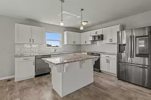 17211 Country Ln, Manchester, MI 48158 - Photo 9
