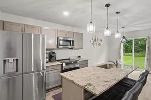 880 Machnik Dr, Chelsea, MI 48118 - Photo 5