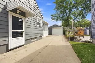 815 S Marias Ave, Clawson, MI 48017 - Photo 3