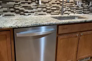 312 James Cir, Royal Oak, MI 48067 - Photo 3