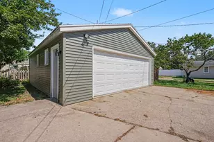 371 W 19th St, Holland, MI 49423 - Photo 25