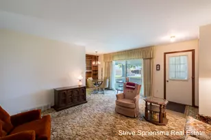 627 Carriage Ln, Jenison, MI 49428 - Photo 7