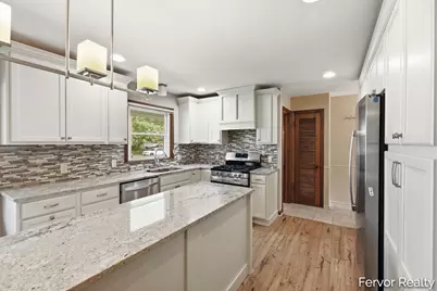3520 Chamberlain Avenue SE, Grand Rapids, MI 49508 - Photo 3