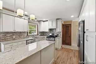 3520 Chamberlain Ave SE, Grand Rapids, MI 49508 - Photo 3
