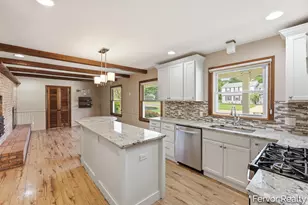 3520 Chamberlain Ave SE, Grand Rapids, MI 49508 - Photo 3