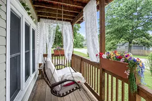627 Francis St, South Haven, MI 49090 - Photo 5