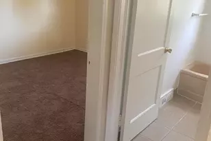 10641 S Troy St, Oak Park, MI 48237 - Photo 31