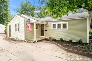 1034 Griswold St SE, Grand Rapids, MI 49507 - Photo 1