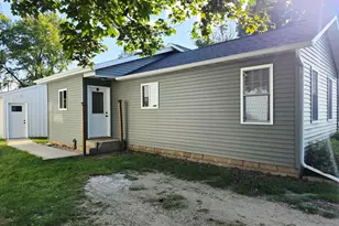 363 Garfield St, Otsego, MI 49078 - Photo 3