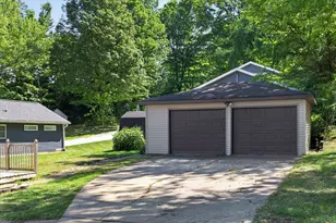 60 E Hickory Rd, Battle Creek, MI 49017 - Photo 9
