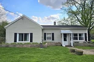 583 Shirley Dr, Jackson, MI 49202 - Photo 1