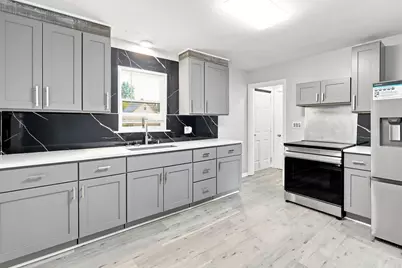 785 McGuigan Avenue, Benton Harbor, MI 49022 - Photo 9