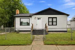 785 McGuigan Ave, Benton Harbor, MI 49022 - Photo 1