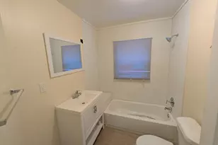 80 Clairmount Ave, Detroit, MI 48202 - Photo 25