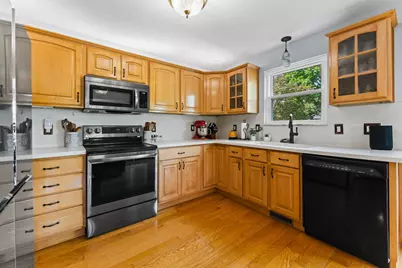 7490 Ledgewood Drive, Fenton, MI 48430 - Photo 9