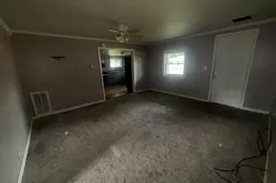 421 W Railroad St, Dowagiac, MI 49047 - Photo 9