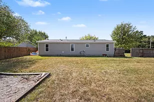 611 Locust St, Howard City, MI 49329 - Photo 19