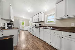 611 Locust St, Howard City, MI 49329 - Photo 9