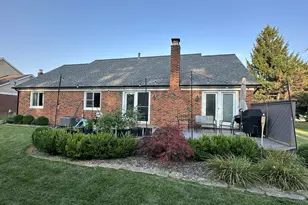 5017 Saffron Dr, Troy, MI 48085 - Photo 43