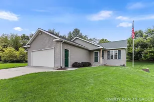 4563 Redbud Ct, Middleville, MI 49333 - Photo 3