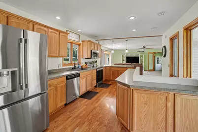 12996 Bayview Drive, Vicksburg, MI 49097 - Photo 9