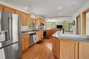 12996 Bayview Dr, Vicksburg, MI 49097 - Photo 9