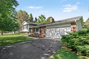 301 Sherman Dr, Marshall, MI 49068 - Photo 1