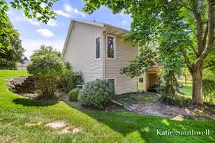 2116 Shetland Dr NE, Grand Rapids, MI 49505 - Photo 3
