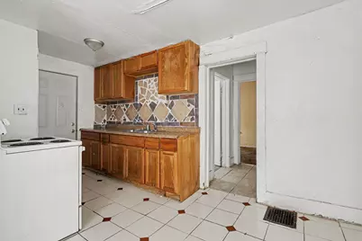 549 E Britain Avenue, Benton Harbor, MI 49022 - Photo 5