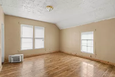 549 E Britain Avenue, Benton Harbor, MI 49022 - Photo 11