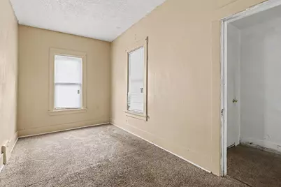 549 E Britain Avenue, Benton Harbor, MI 49022 - Photo 3