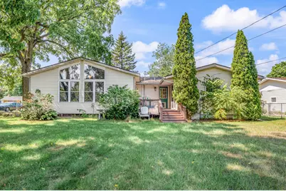 623 Lilac Avenue, Big Rapids, MI 49307 - Photo 3