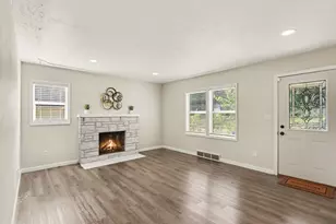 70 Seivour Ave, Battle Creek, MI 49037 - Photo 5
