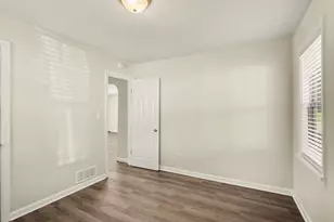 70 Seivour Ave, Battle Creek, MI 49037 - Photo 9