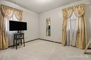 7556 Terrace Ln, Jenison, MI 49428 - Photo 11