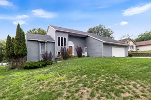 2630 Glencairin Dr NW, Grand Rapids, MI 49504 - Photo 3