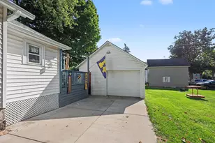 812 6th Ave, Lake Odessa, MI 48849 - Photo 23