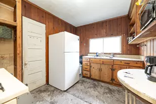 62 Fairview Ave, Battle Creek, MI 49017 - Photo 7