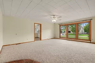 336 Lakeshore Dr, Battle Creek, MI 49015 - Photo 3