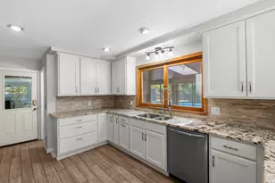 907 East St, Three Rivers, MI 49093 - Photo 11