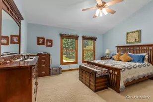 2603 Golfbury Dr SW, Wyoming, MI 49519 - Photo 9