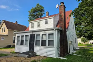 224 N Clinton St, Charlotte, MI 48813 - Photo 3