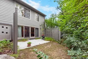 605 Watersedge Dr, Ann Arbor, MI 48105 - Photo 33