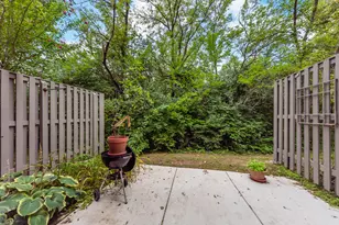 605 Watersedge Dr, Ann Arbor, MI 48105 - Photo 3