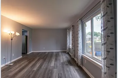 8387 Lakeview Court, Ypsilanti, MI 48198 - Photo 13