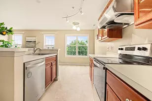 2737 Barclay Wy, Ann Arbor, MI 48105 - Photo 3