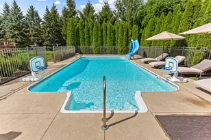 22390 Diamond Ct, Farmington Hills, MI 48335 - Photo 23