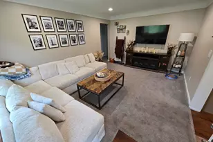 7685 Metz Dr, Shelby Twp, MI 48316 - Photo 3
