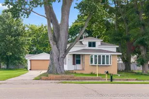 217 N Franklin St, Zeeland, MI 49464 - Photo 5